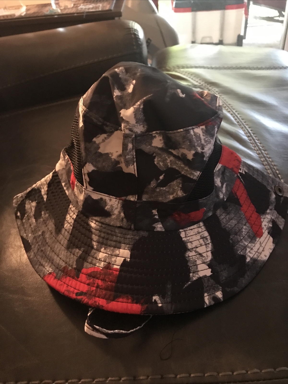 UV Protective Bucket Hat in Camp Colors Brand New With Tags One Size-image