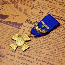 1 set German Cross Badge Oak Leaf Gold Commemorative Medal