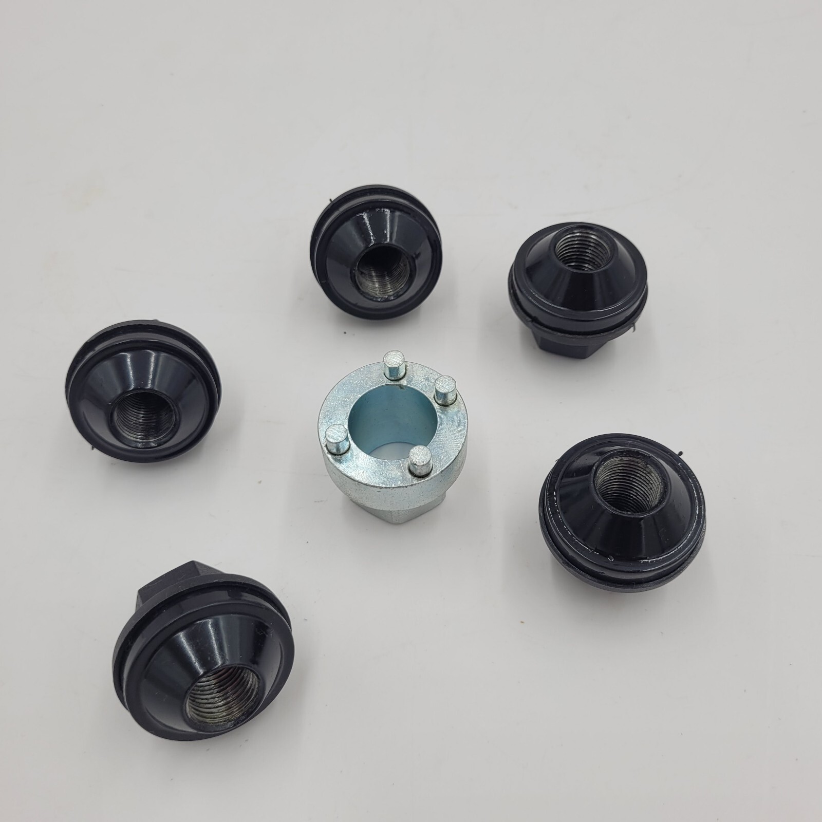 Land Rover Locking Wheel Nuts (set of 5) Part RTC9535 eBay
