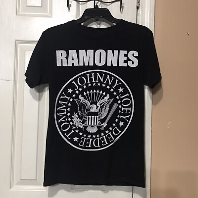 Ramones T-shirt black band t-shirt small