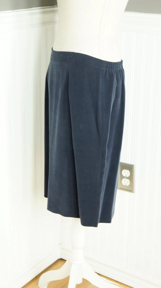 Saia Josephine Chaus Vintage Tamanho 14 Azul Marinho Forrada 100% Seda Linha A - Imagem 4 de 4