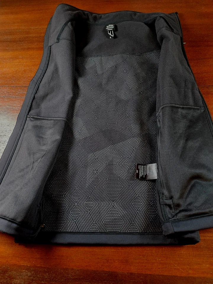 Under Armour Vest Men’s Small Black ColdGear Infrared 1385848 NWT - Image 4 of 4