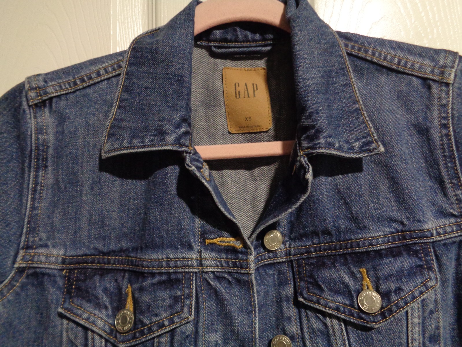 Women's GAP basic jean jacket, XS - image 1