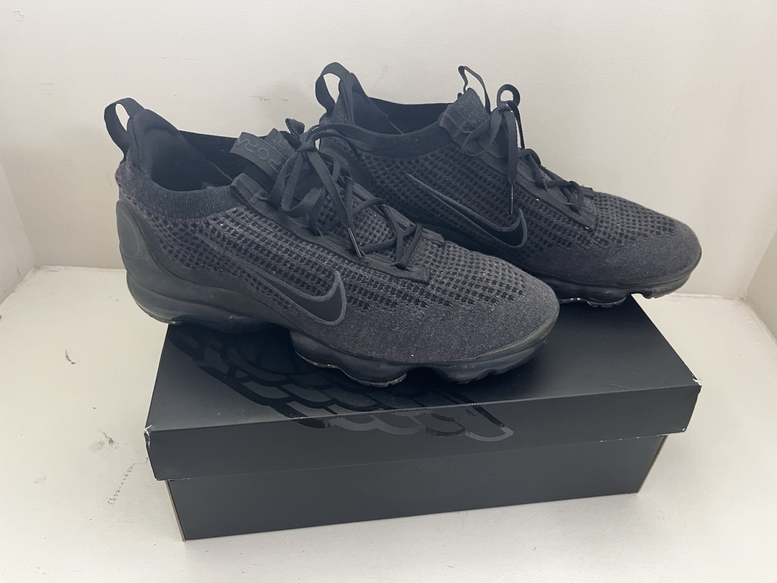 Nike Air VaporMax Size 10.5 - image 5
