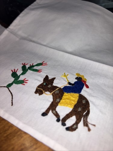 Vintage, Hand Embroidered In Mexico Small , Cocktail Napkins Set Of 5 - Picture 4 of 4