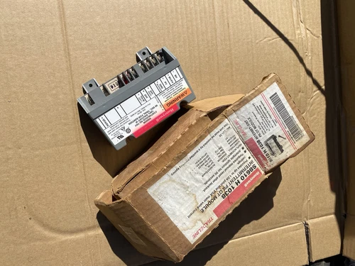 HONEYWELL S8610 H 1038 Intermittent Pilot Module!