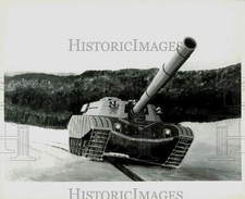 1981 Press Photo Artist's Conception of a Soviet T-80 Tank - srx01187