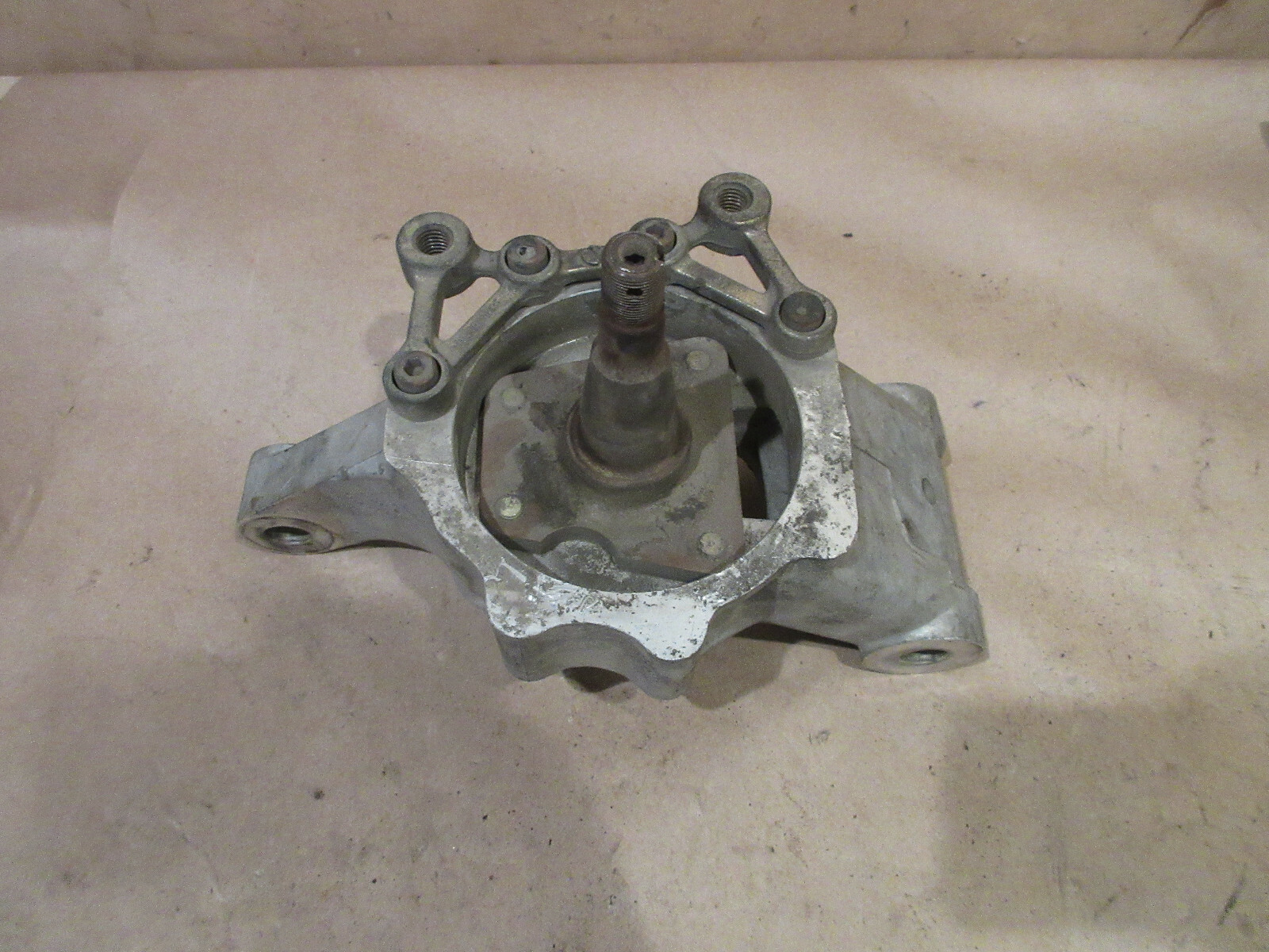 Lotus Elan 1991 - RH Rear Spindle / Stub