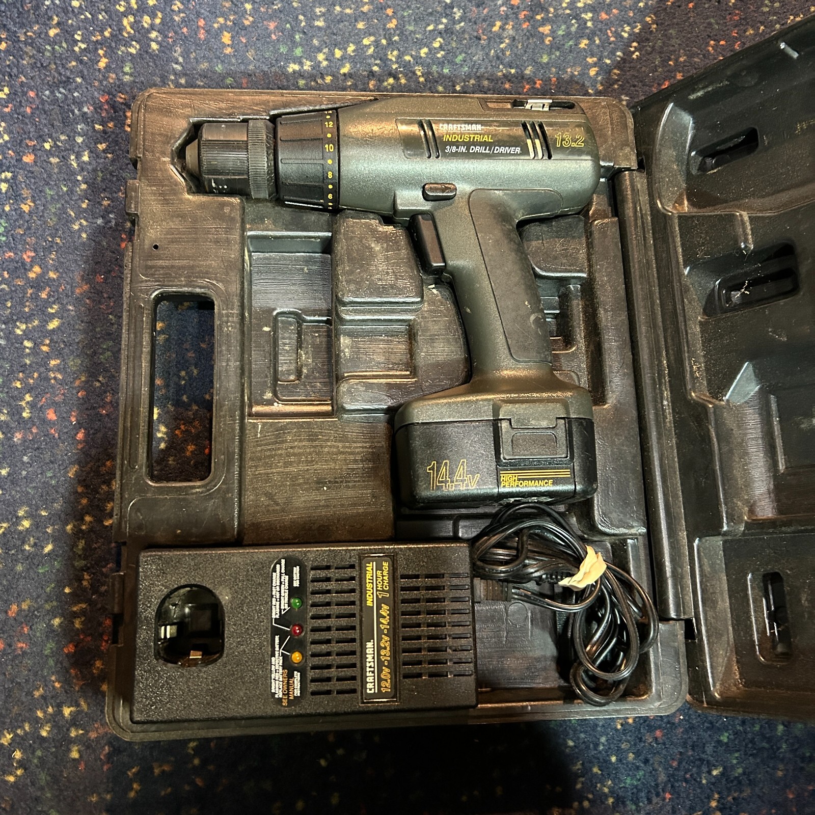 3/8 13.2V Cordless Craftsman Drill/charger And Battery & Cas