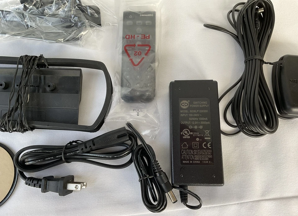 7 - Piece Serious Radio Accessory Lot Antennas Power Packs Clips Remote - Image 3 of 4