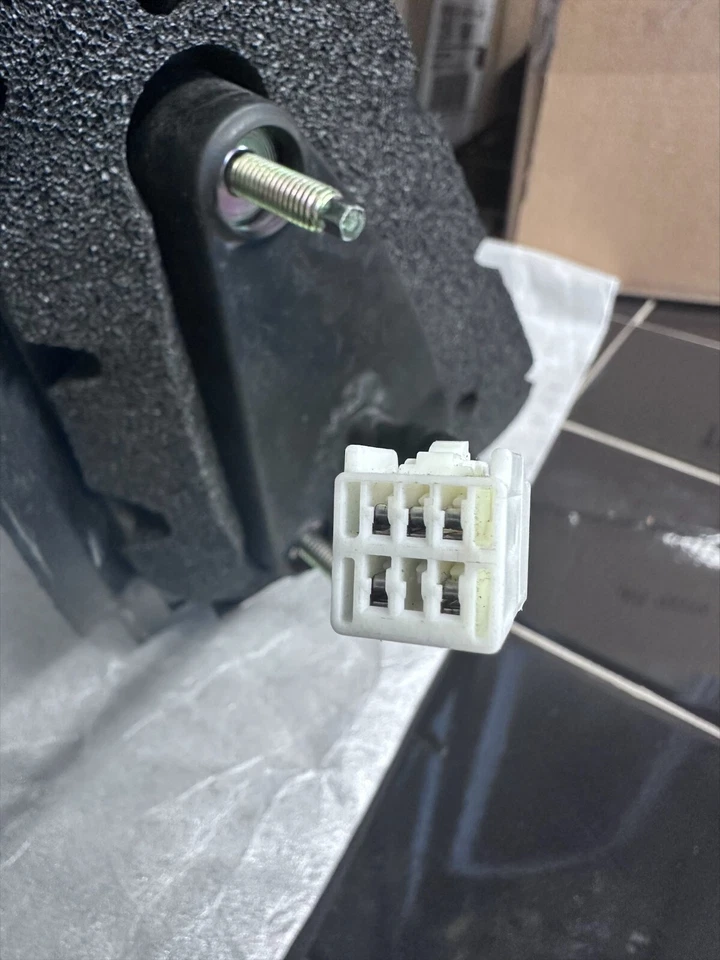 Espejo puerta TYC 5340132 se adapta 04-06 Toyota Tundra Foto 4 de 4