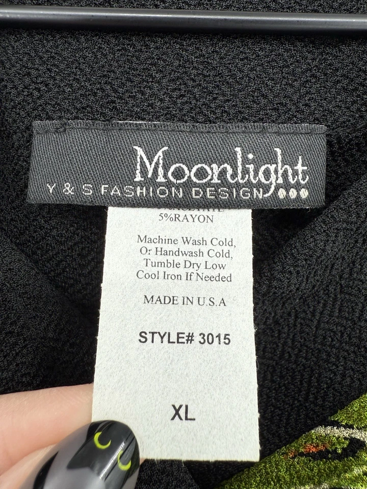 Jaqueta Moonlight Y S Moda Feminina Média Preta Arte Floral Colorida Feita nos EUA - Imagem 2 de 4