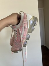 Nike Air VaporMax Flyknit Low Top Lace-Up Pin...