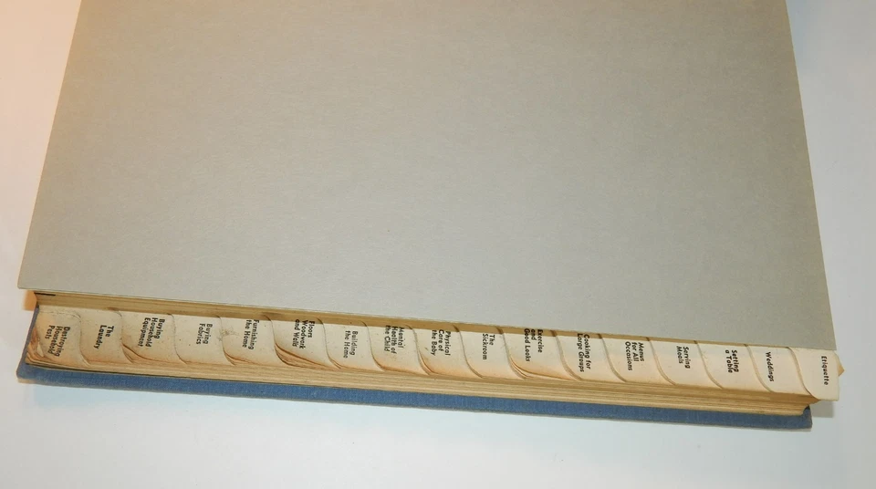 Vintage 1949 Household Searchlight Homemaking Guide – Hardcover – 2nd Edition Foto 2 de 4