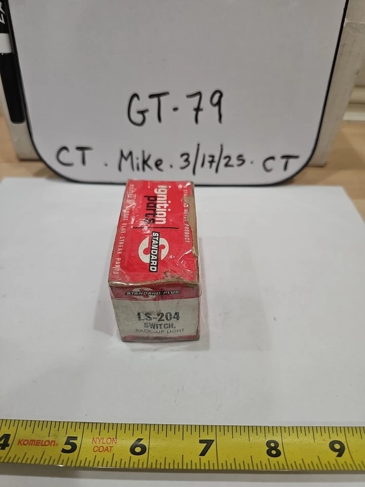 Interruptor de lámpara de luz de respaldo Standard Motor Products LS-204 Foto 4 de 4