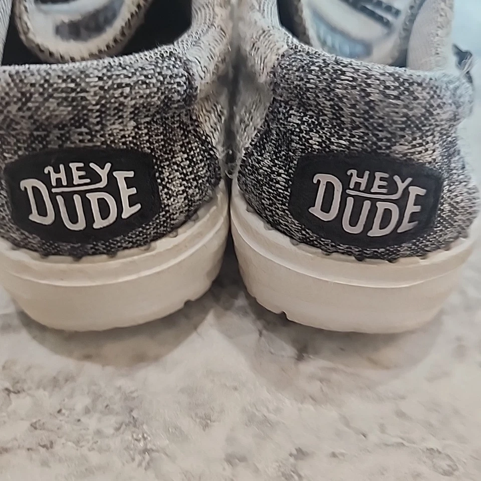 Zapatos elásticos Hey Dude Wally para niños pequeños K7 grises sin cordones ligeros cómodos Foto 3 de 4
