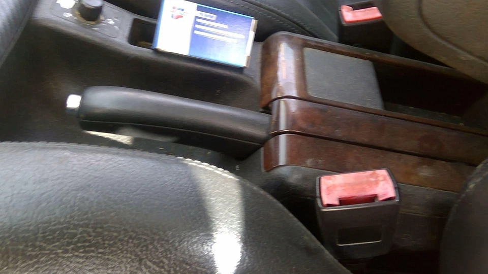 Audi A6 2004 conjunto de manija de freno de estacionamiento OEM freno eléctrico de emergencia Foto 2 de 4