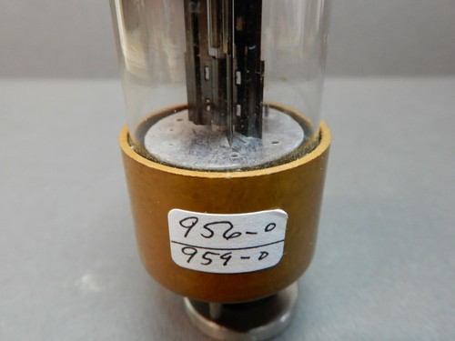 Tubo de vacío base marrón Unknown Make 6X5GT Amplitrex probado y garantizado - Imagen 3 de 3