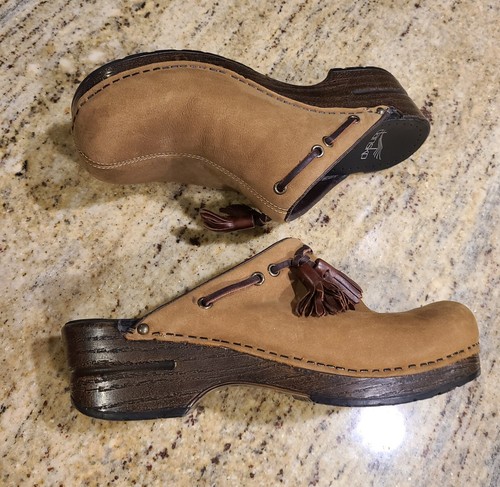 Dansko Brown Tan Suede Nubuck Clogs Mule Slides with Tassel Size 38 (US 7.5 8) - Picture 7 of 9