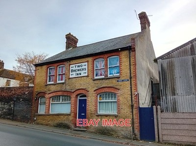 PHOTO  THE FORMER TWO BREWERS INN QUAY LANE FAVERSHAM KENT 6 NOVEMBER 2025.  THE