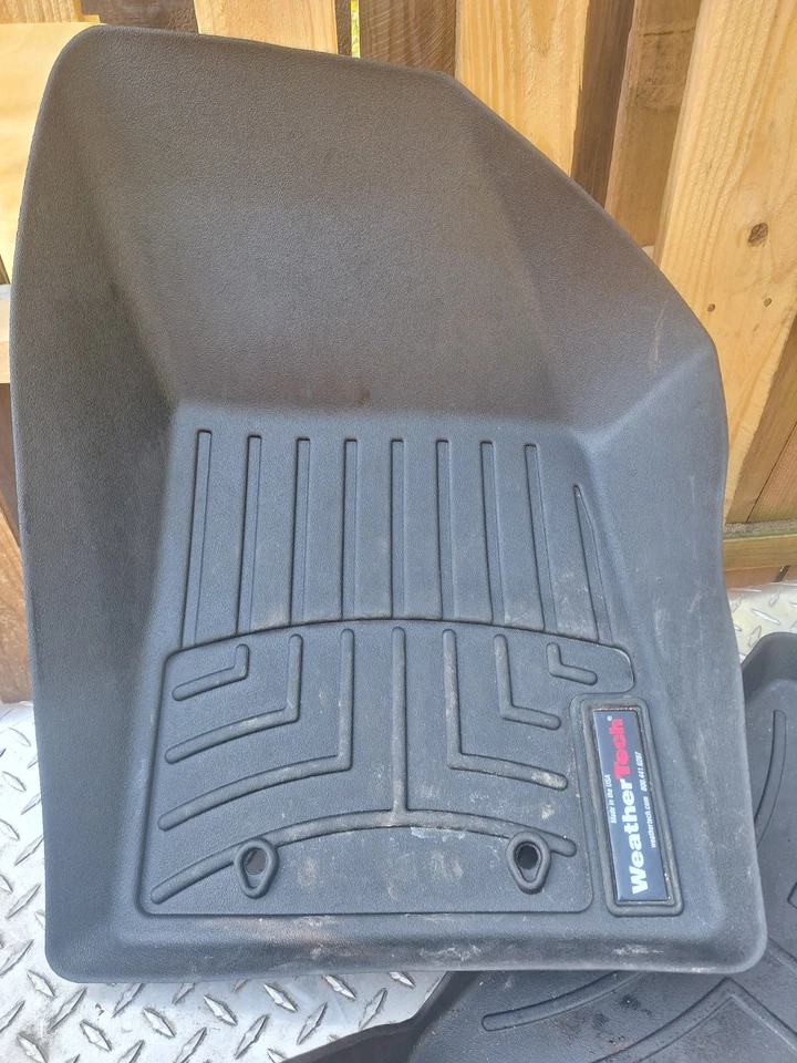 Alfombrillas delanteras y traseras para coche Chrysler 200 2013 WeatherTech Foto 4 de 4