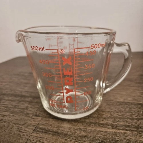 Vintage PYREX #516 2 Cup Glass Measuring Cup Red Lettering Closed D-Handle