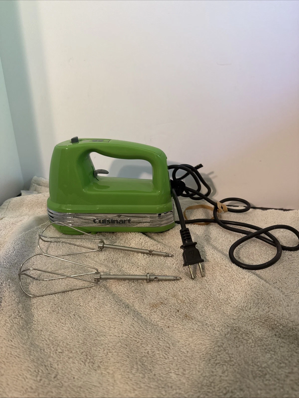 Cuisineart HM 70 Lime Green Hand Mixer 5 Speed Tested Works
Opens in a new window or tab
