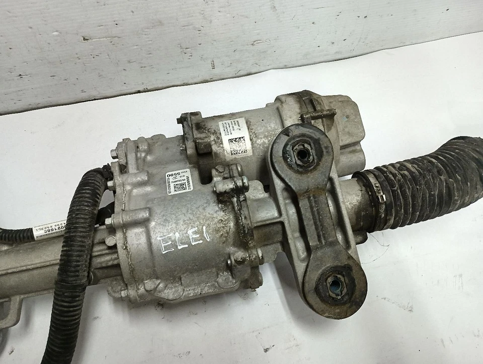 Barra y piñón de dirección asistida de Chevrolet Tahoe 9746101 2015 Foto 2 de 4