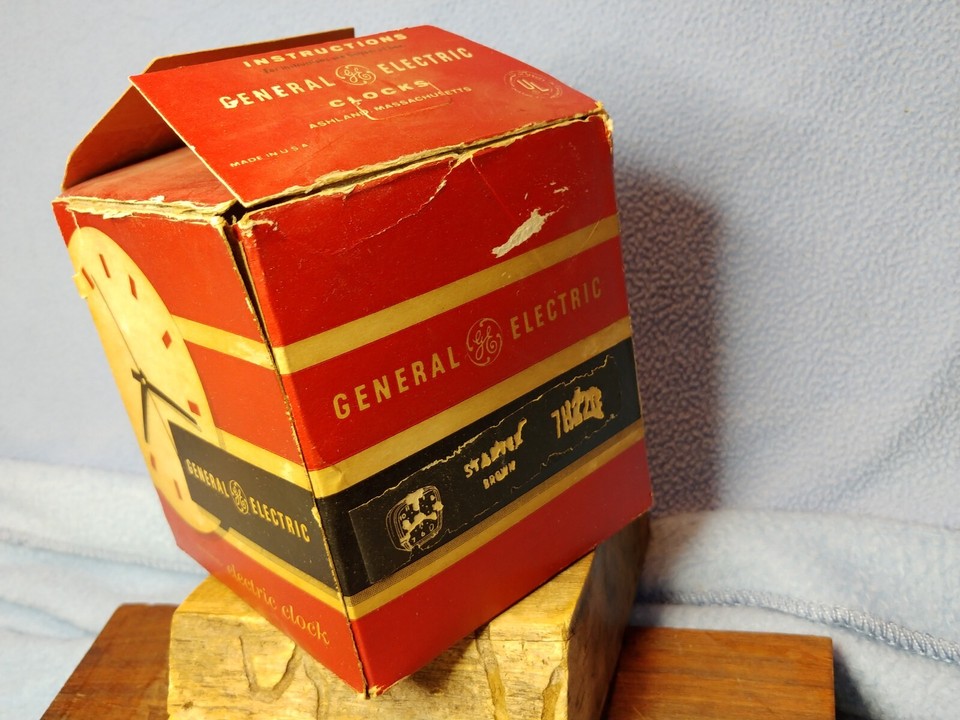 My Estate Sale! Vintage General Electric Alarm Clock Model 7HD220
