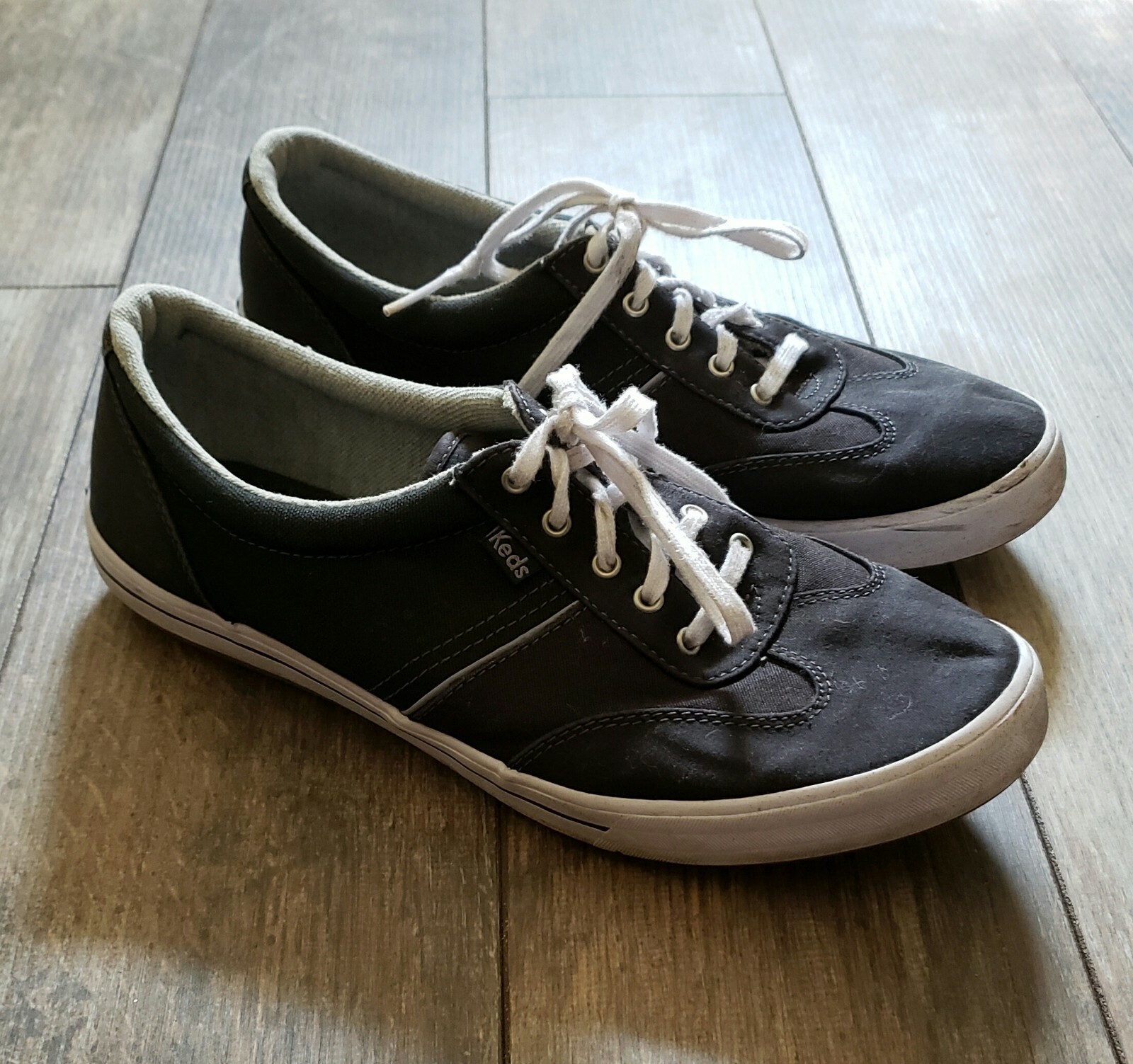 keds black tennis shoes