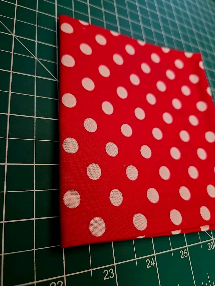 FAT QUARTER BUNDLE Dots Polka Black Pink Red Green 5pk  Set New Cotton Quilt - Image 2 of 4