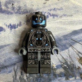 Lego 2015 Ultron Sentry (sh166) exclusive to Iron Man Vs Ultron set 76029
