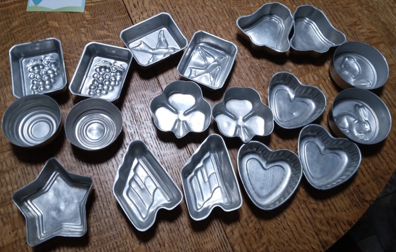 18 Vintage Small Aluminum Jello Molds~Hearts~Shamrockks~Bells~Star+ More!