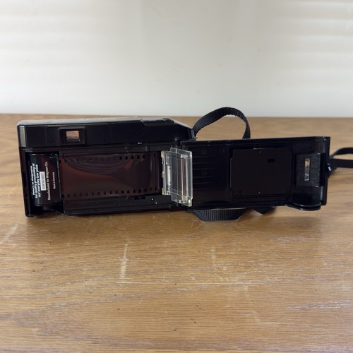 Minolta AF-Tele analoge Kompaktkamera 35 mm mit Trageriemen - funktioniert gut (Video) - Bild 12 von 14