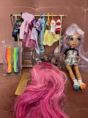 MGA Entertainment Rainbow High Fashion Studio Puppe mit Kleidung