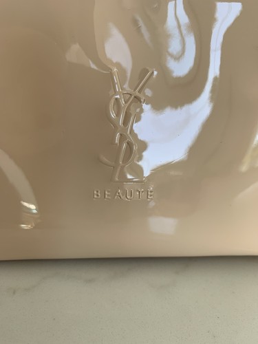 YSL Beaute Pochette Nu Pêche Sac de Voyage Brevet Tan Clair Trousse de Toilette Neuf - Photo 2/11