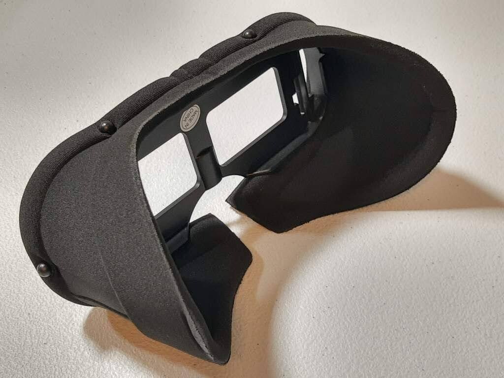 Nintendo Virtual Boy Stand with Complete Visor Eye Shield VUE-003