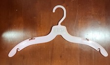 Vintage 1970s DORAL COUNTRY CLUB RESORT MIAMI LOGO PINK PLASTIC CLOTHES HANGER