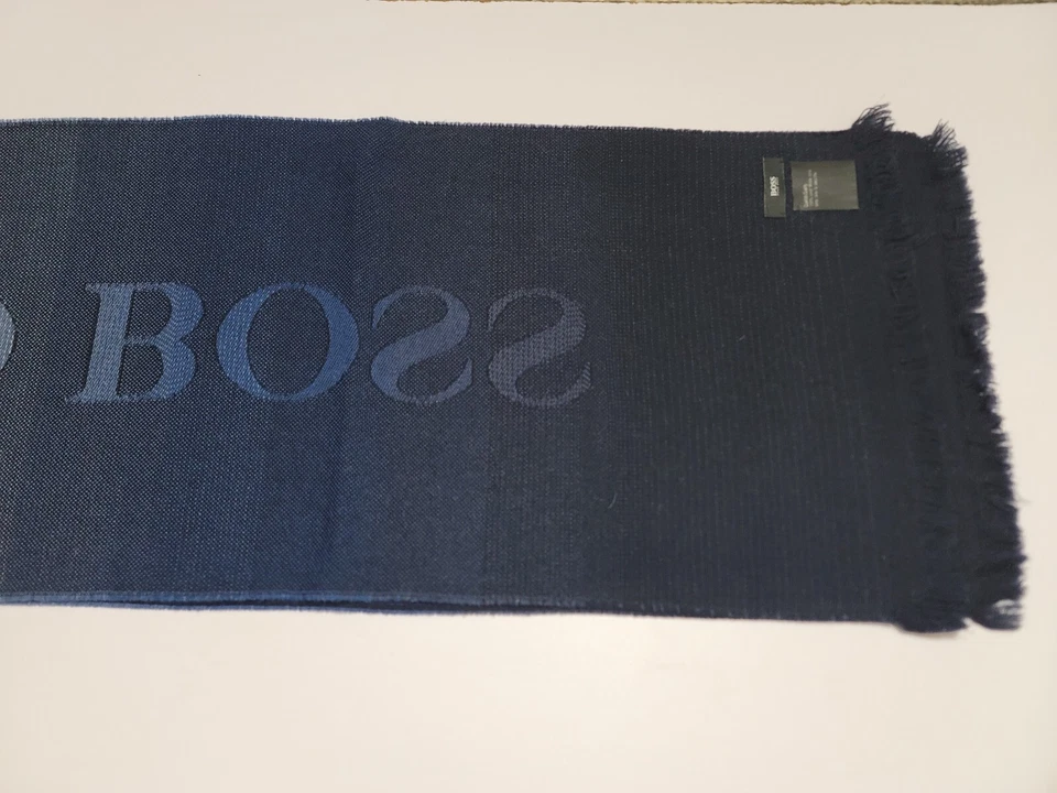 HUGO BOSS scarf finest wool fabric excellent condition - Image 4 of 4