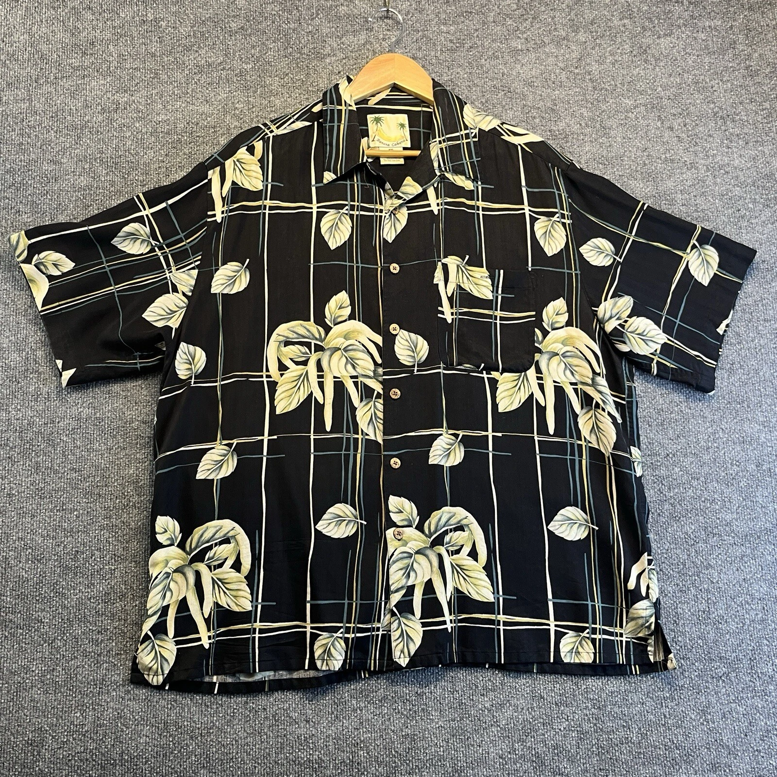 Banana Cabana Shirt Men XL Black Floral Hawaiin Silk Short Sleeve Button Up