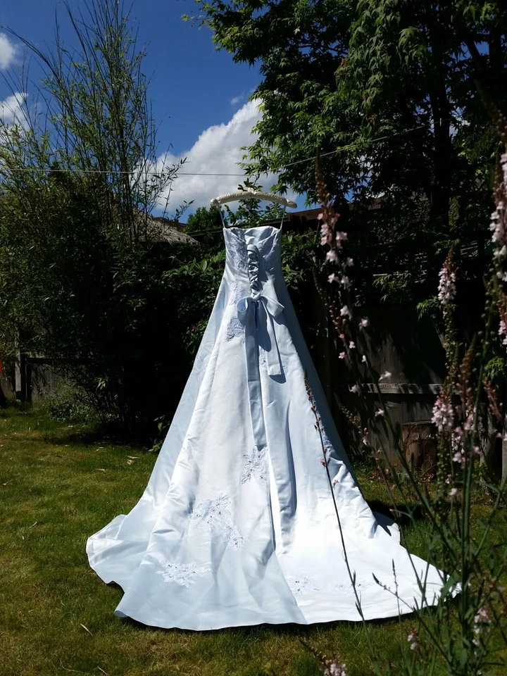 STUNNING Maggie Sottero Women's Wedding Dress Size 10 / 12 / 14 - Image 3 of 4