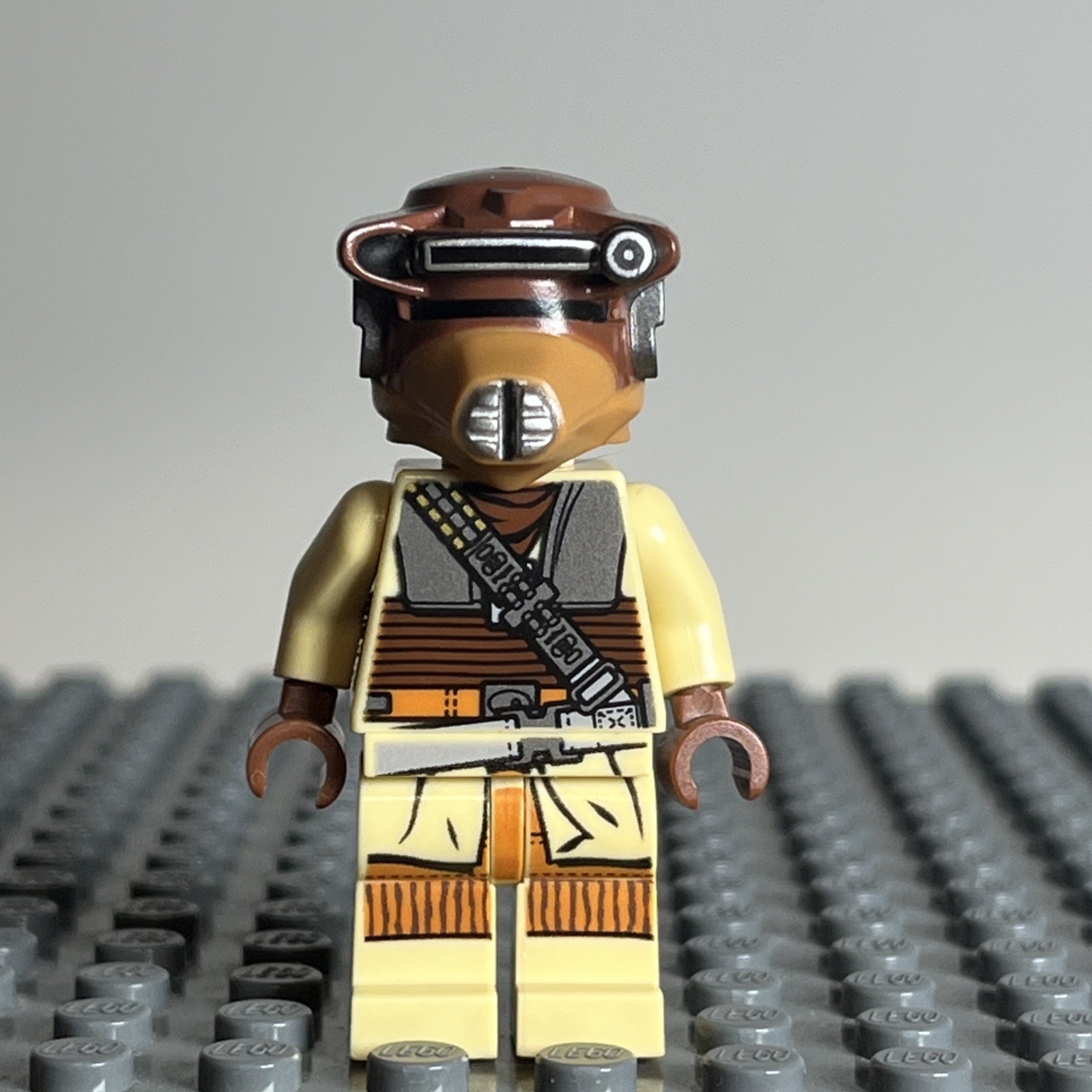 LEGO Star Wars Minifigure: Boushh “Princess Leia” Sw0407 From Set 9516 2O