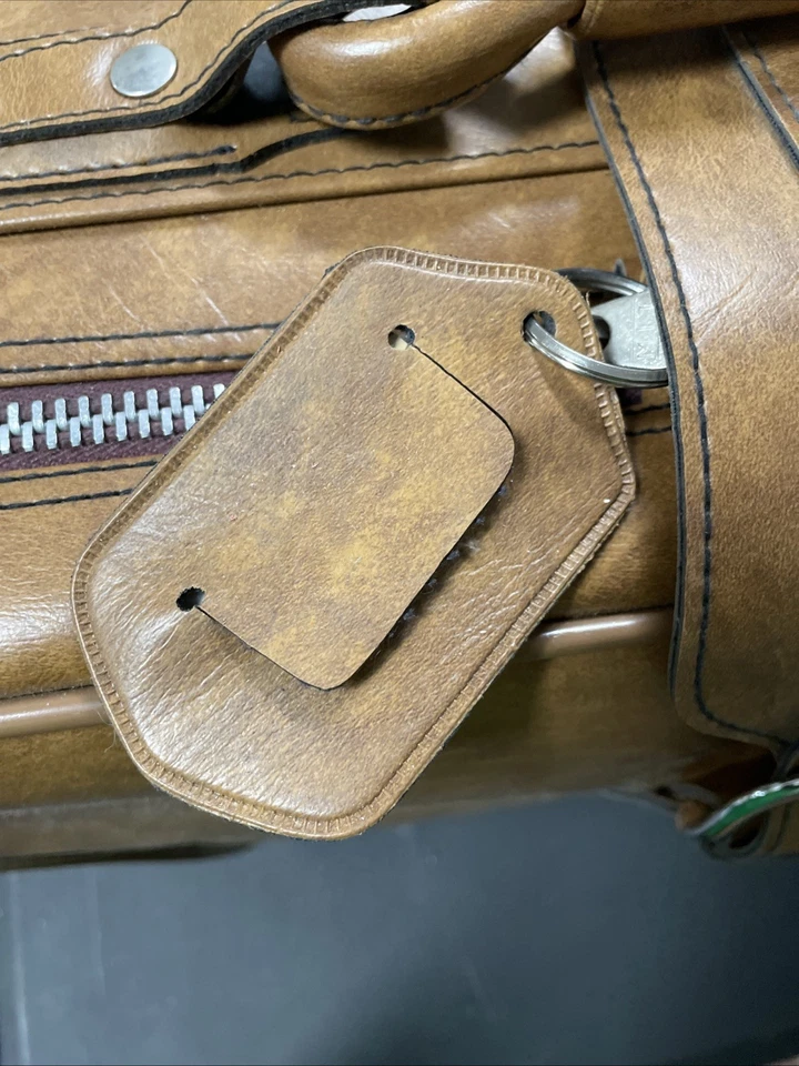 VTG AIRWAY INDUSTRIES INC. BROWN LEATHER TRAVEL SUITCASE 21x13x8 Lock and Key - Image 4 of 4