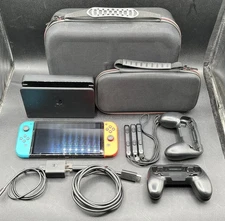 NINTENDO SWITCH OLED GAMING CONSOLE HEG-001 W/ ACCESSORIES (MVP035570)