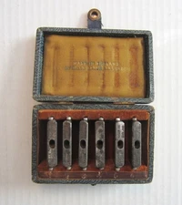 Cased Set of 6 Vintage 1920's Rolls Razor Single Edge Replacement Blades