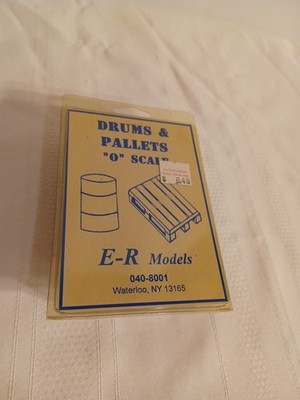 E-R Models 040-8001 HO Drums & Pallets ''O'' Scale
