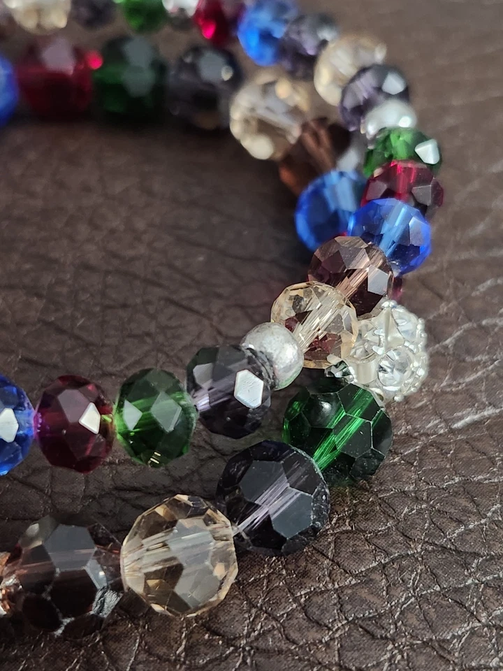 AVON Holly Jolly Collection Разноцветные Бусины и Камни Эластичный Браслет Дерево - Изображение 3 из 3