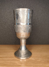 Ancien et magnifique gobelet gravé H 16 cm, décor guerrier écusson ange T.B