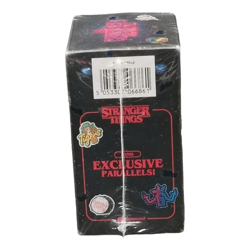 Topps Stranger Things Season 4 Blaster Box 7x6 cartas coleccionables Netflix NUEVO Y EMBALAJE ORIGINAL - Imagen 2 de 3