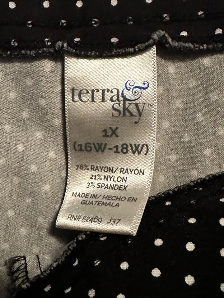 Bermudas Terra & Sky para mujer negras/blancas a lunares talla 1X 16W-18W Foto 4 de 4